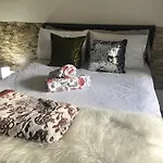 Noites Tranquilas,Perto De Tudo.