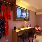 Gloria Plaza Hotel (Adults Only)