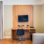 Flat - Rua Bela Cintra