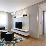 Flat Confortavel Na Rua Haddock Lobo