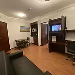 The Palace Tv No Quarto Limpeza Diaria Uh902