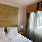 Hotel E-Suits