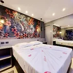 Gloria Plaza Hotel (Adults Only)