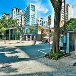 Flat Em Frente Ao Metro Moema