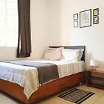 Suite Com Banheiro Super Espacosa