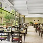 Hotel Com Piscina E Academia Na Gomes De Carvalho