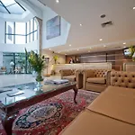 Ninety Hotel