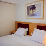 Ape Bienal Suits, Arrumacao, Manobrista E Piscina