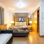 Belo Apartamento Bela Cintra Com Estacionamento