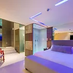 Apple Motel (Adults Only)