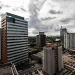 Edificio Summit Pinheiros, Aptos Com Wi-Fi, Ar Condicionado, Varanda, Piscina, Academia E Estacionamento, Proximo Ao Metro