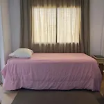 Quarto Em Hotel Na Rua Gomes De Carvalho