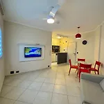Moema Studium - Metro - Garagem E Internet -Uh 309