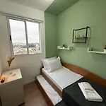 Piscina,Ac,Metro | Brazilian Corner