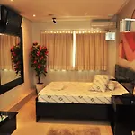 Gales Hotel (Adults Only)