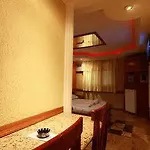 Delirius Motel (Adults Only)
