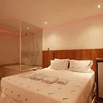 Delirius Motel (Adults Only)