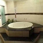 Makaku\'S Motel - Adults Only