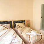Hotel Hot Bras