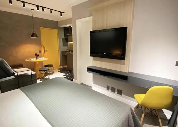 Studio Moderno - Jardins: Cama Queen, Ar E Garagem