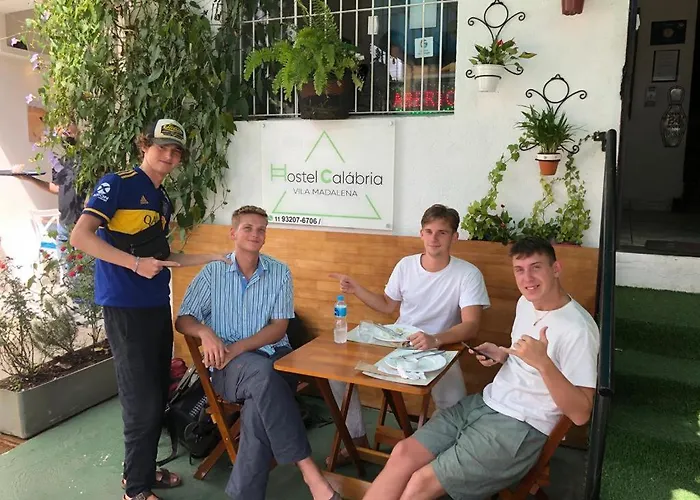 Hostel Calabria Na Vila Madalena Junto A Alegria Da Vila
