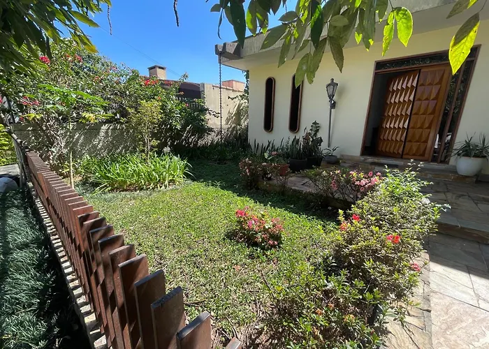 A Casa Que Hospeda