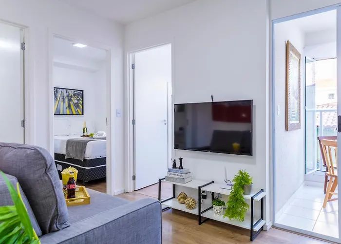 Piscina,Ac,Metro | Brazilian Corner