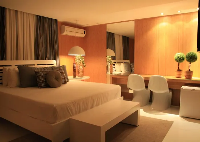 Apple Motel (Adults Only)