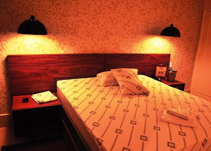 Gales Hotel (Adults Only)