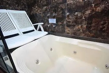 Delirius Motel (Adults Only)