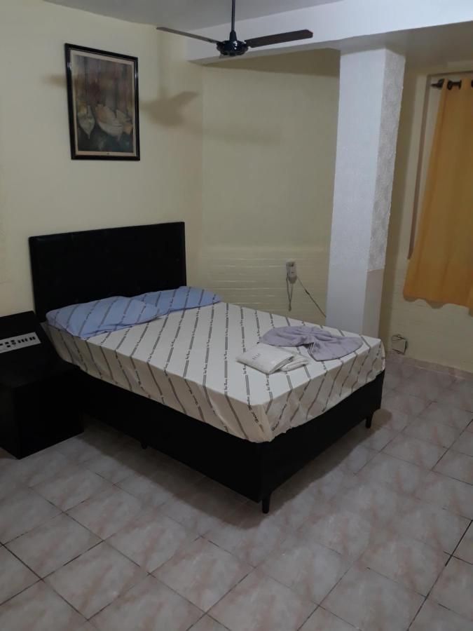 Mustang Hotel 2*
