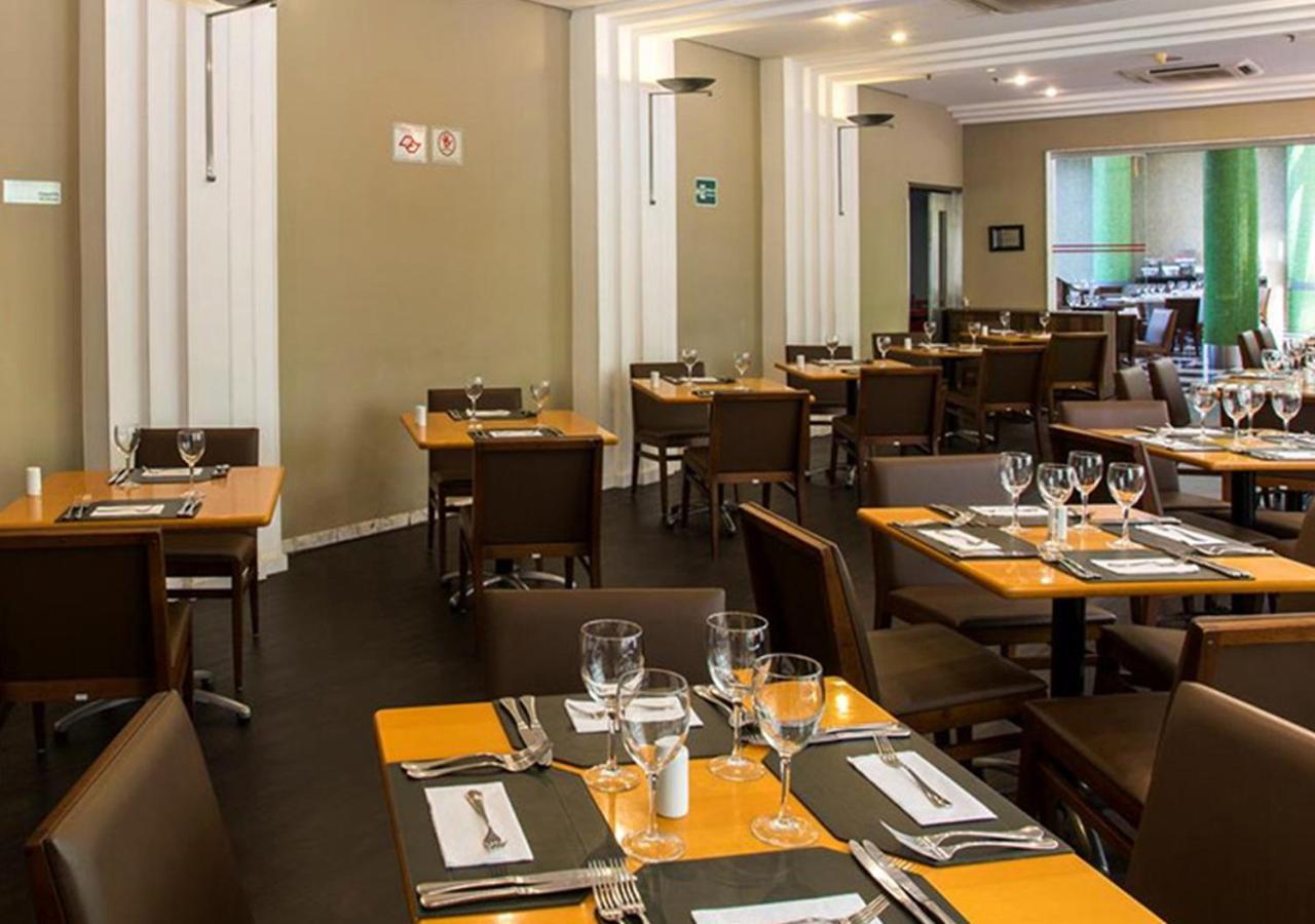 Khách sạn Estanplaza International