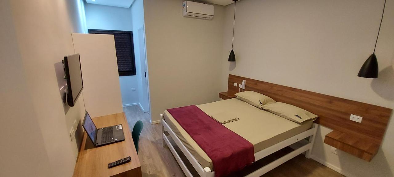 Khách sạn Jaguare 2*