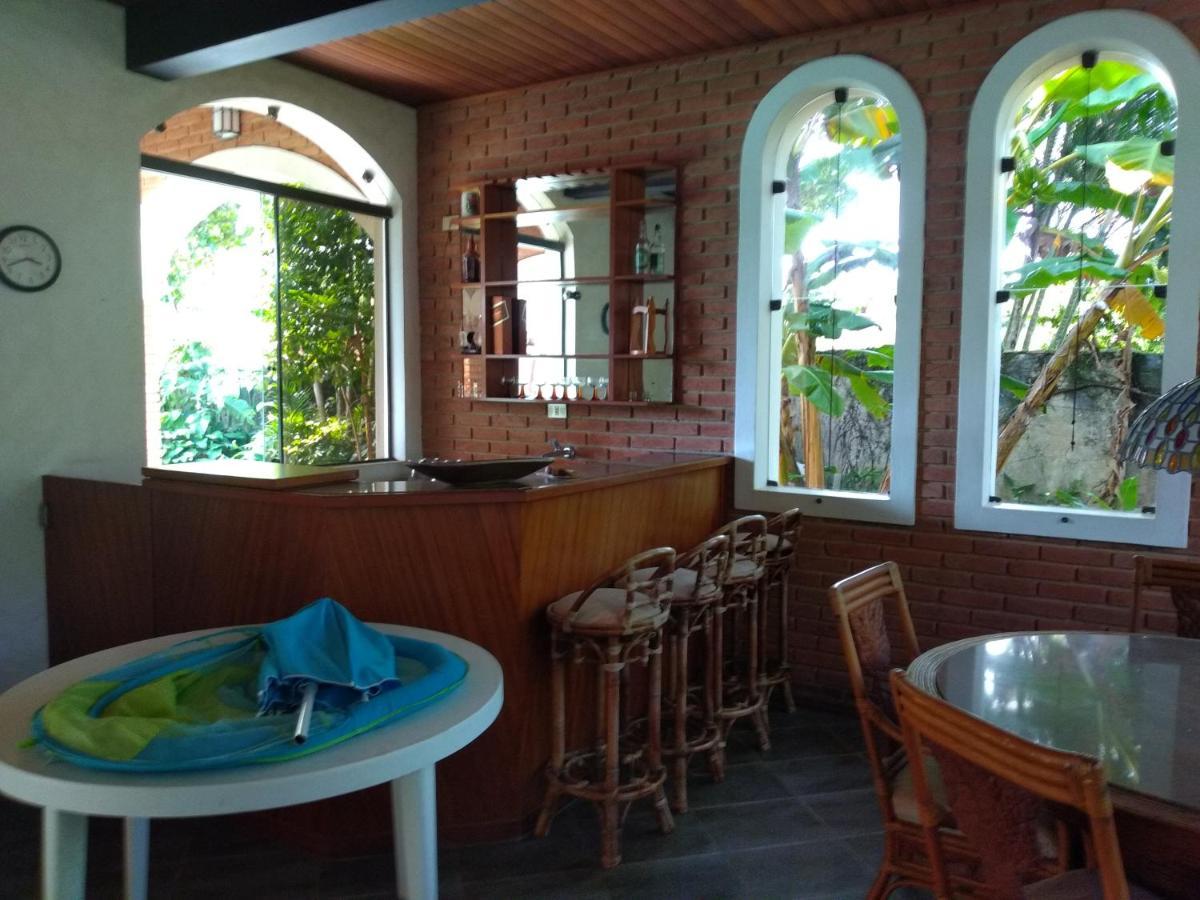 Casa Com Piscina Em Fechado No Guaruja *