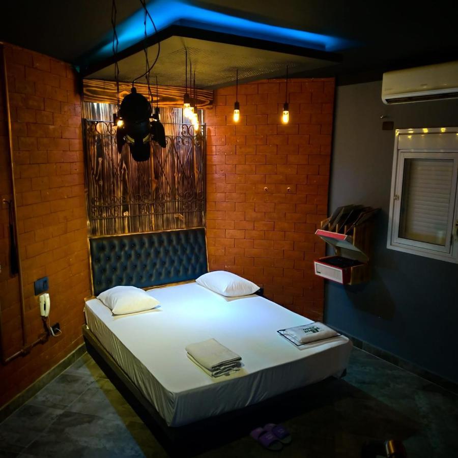 Motel Over Night Yetişkin Oteli