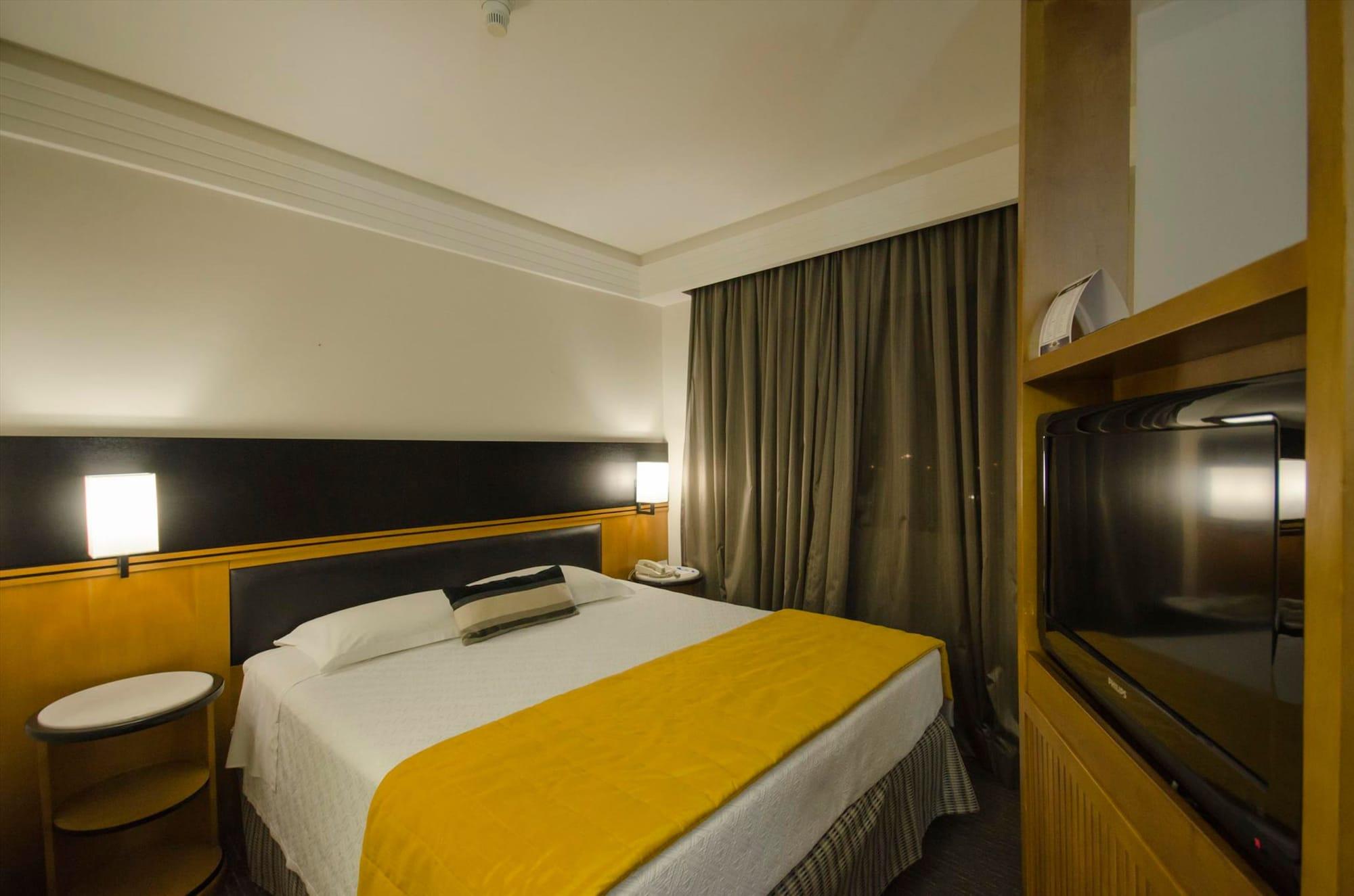 Estanplaza International Khách sạn 4*