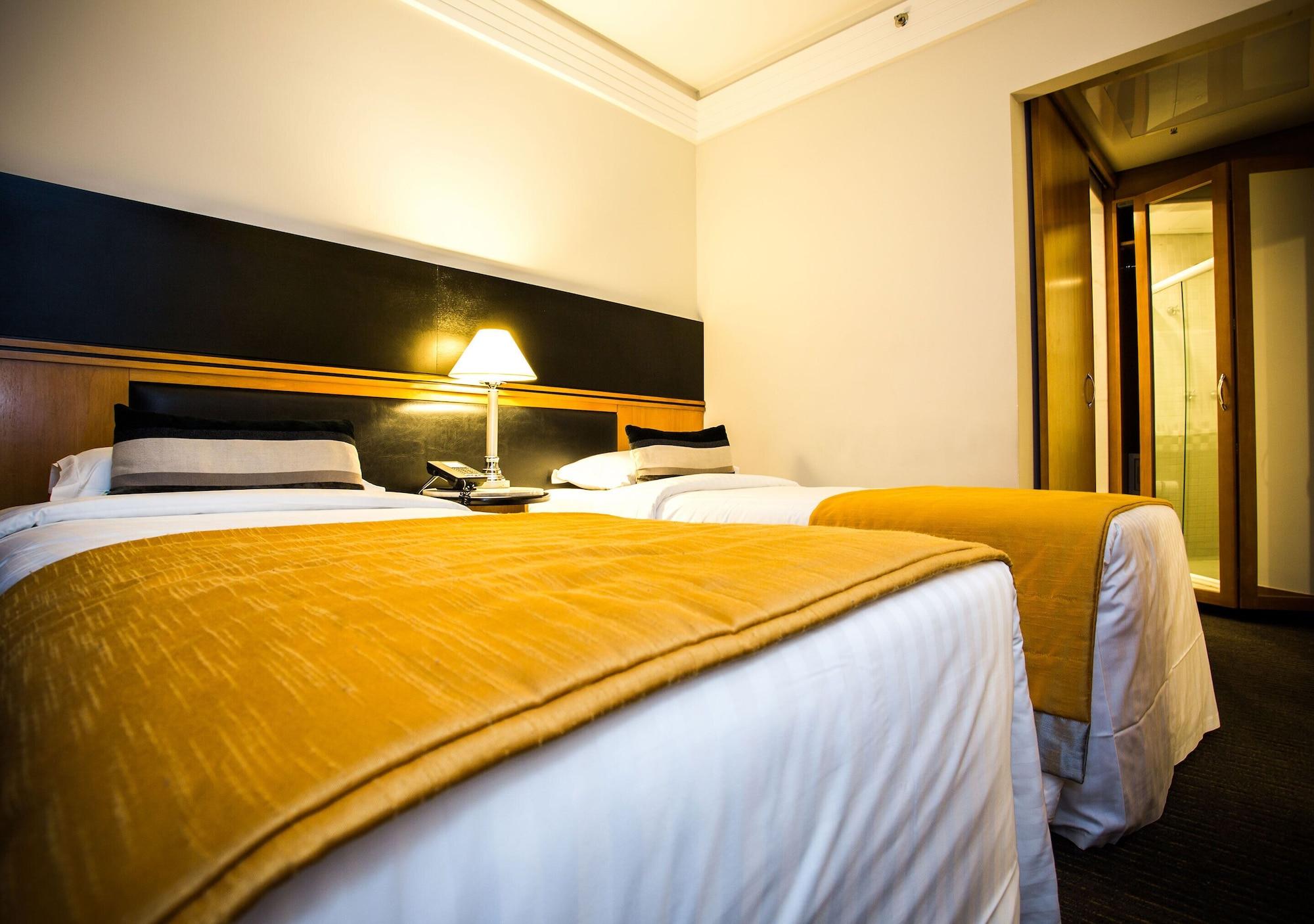 Estanplaza International Khách sạn 4*