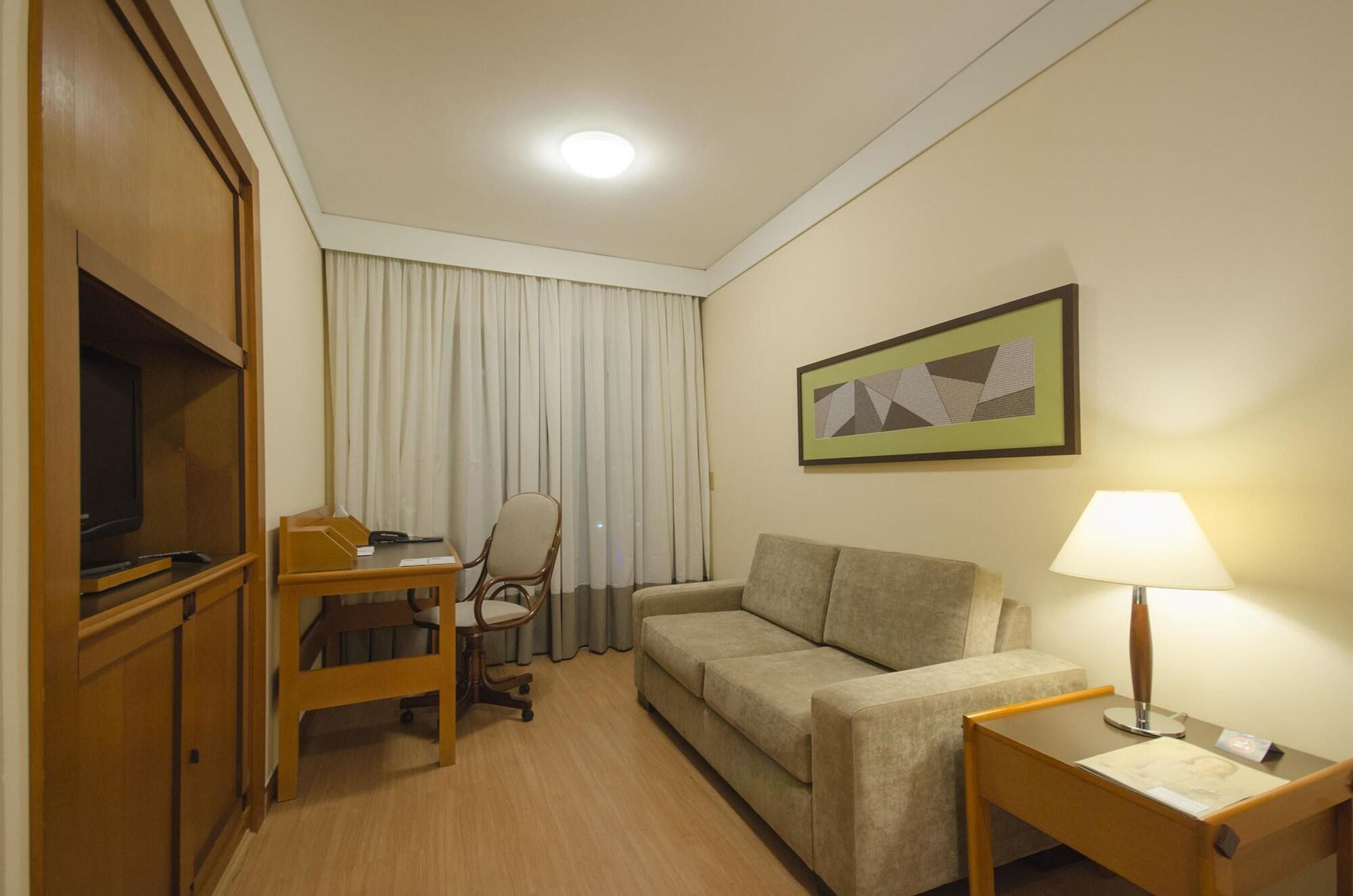 Estanplaza Nacoes Unidas 4*