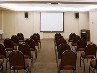 Khách sạn Moncloa 3*