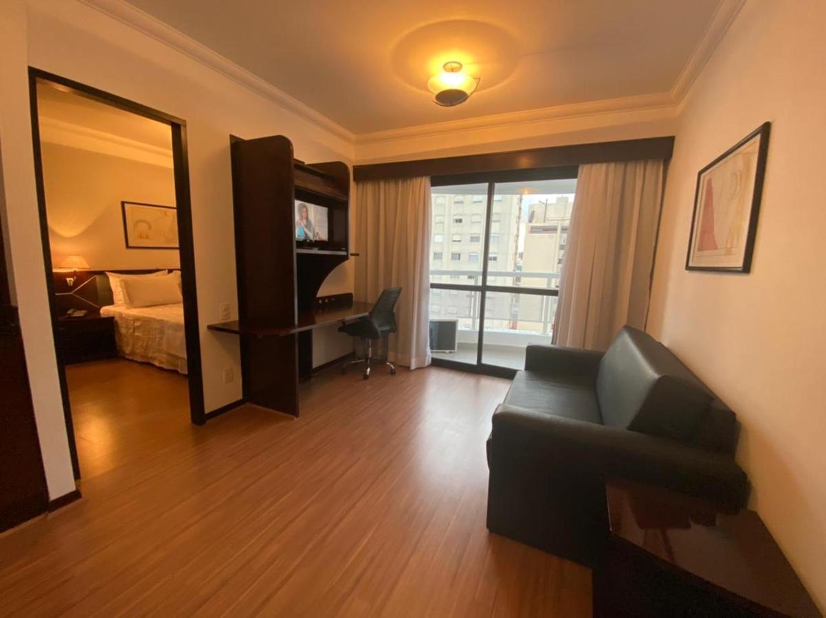 The Palace Tv No Quarto Limpeza Diaria Uh902 *