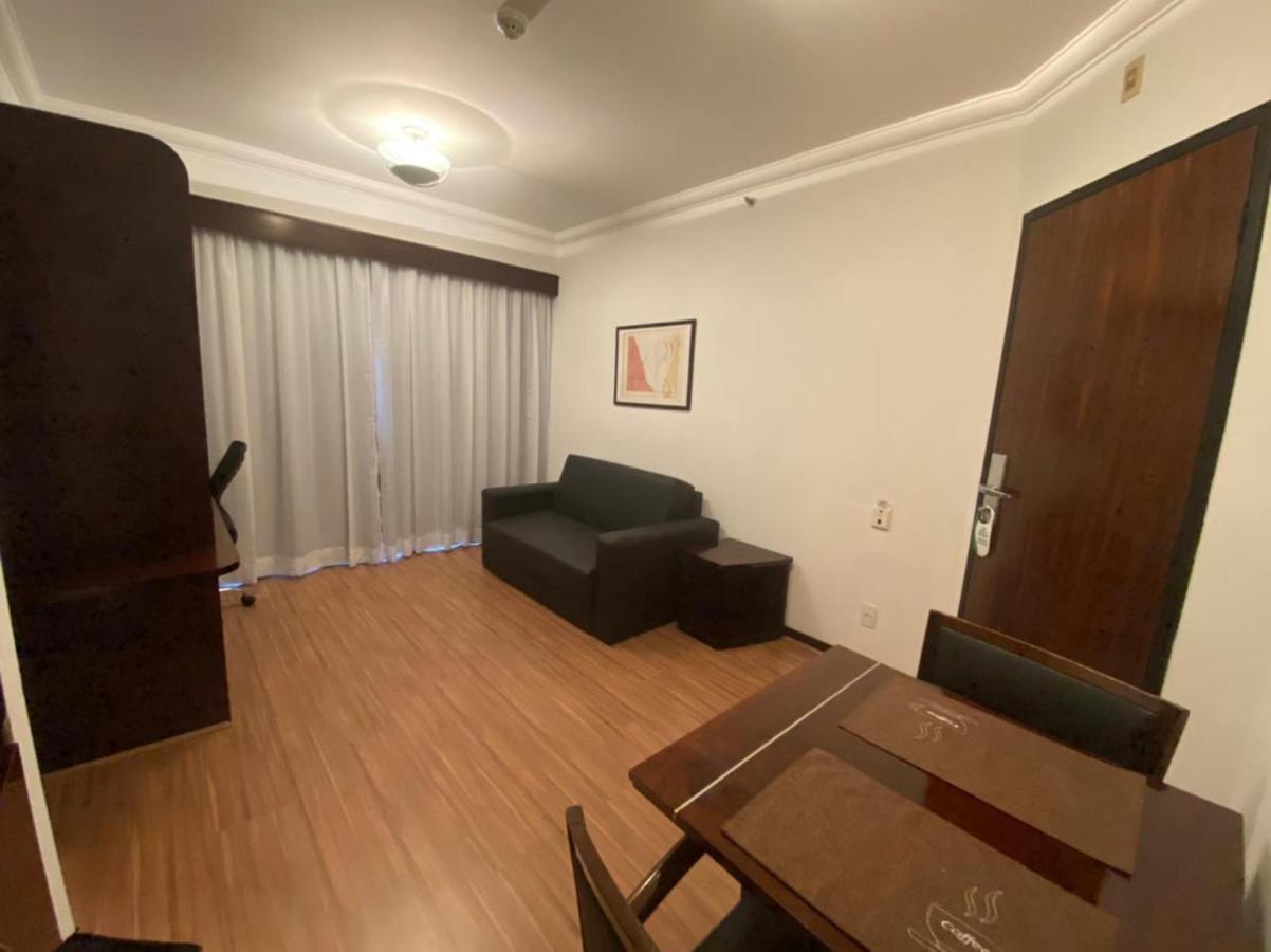 Otel The Palace Tv No Quarto Limpeza Diaria Uh902