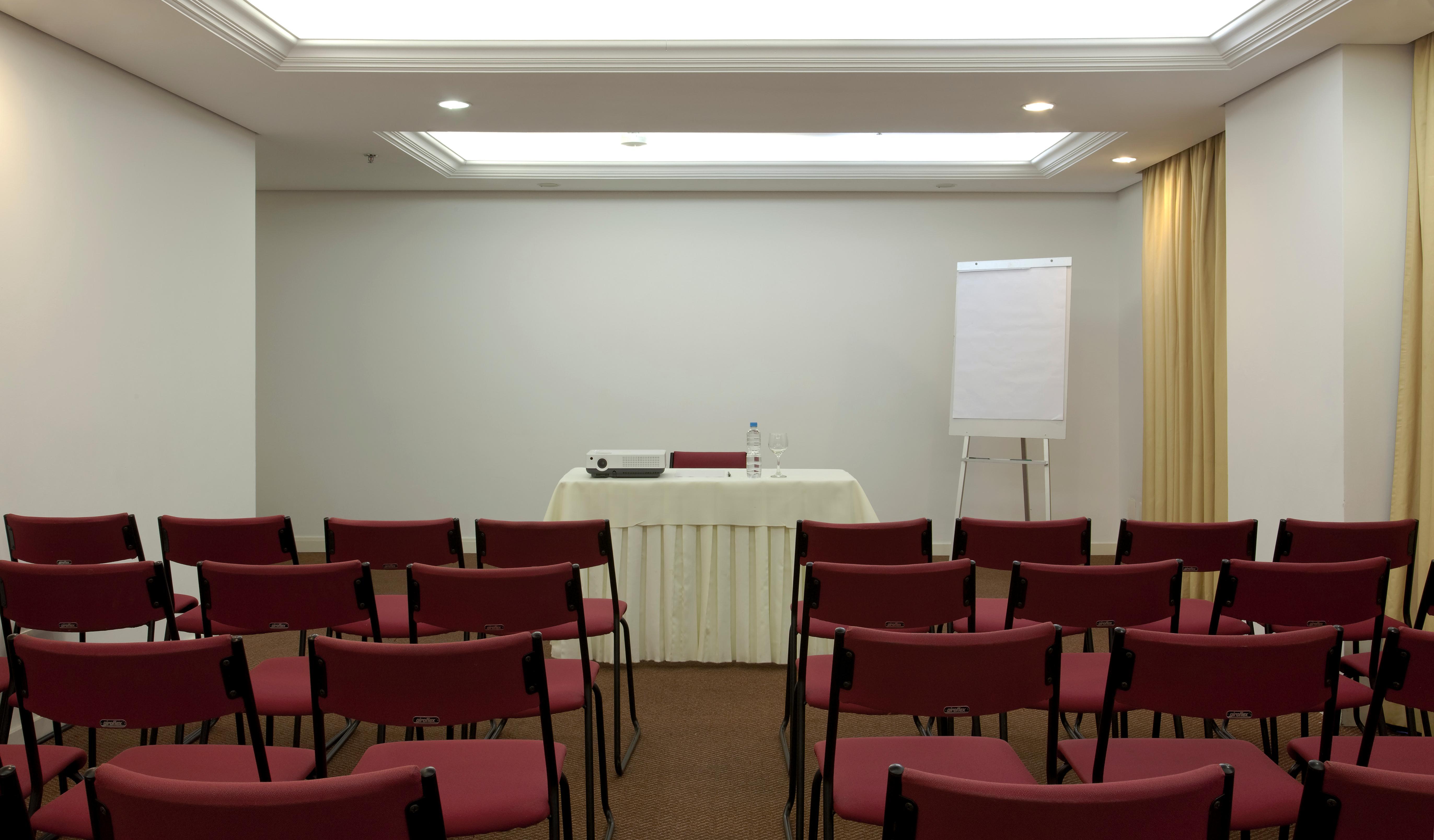 Otel Intercity The Universe Paulista 4*