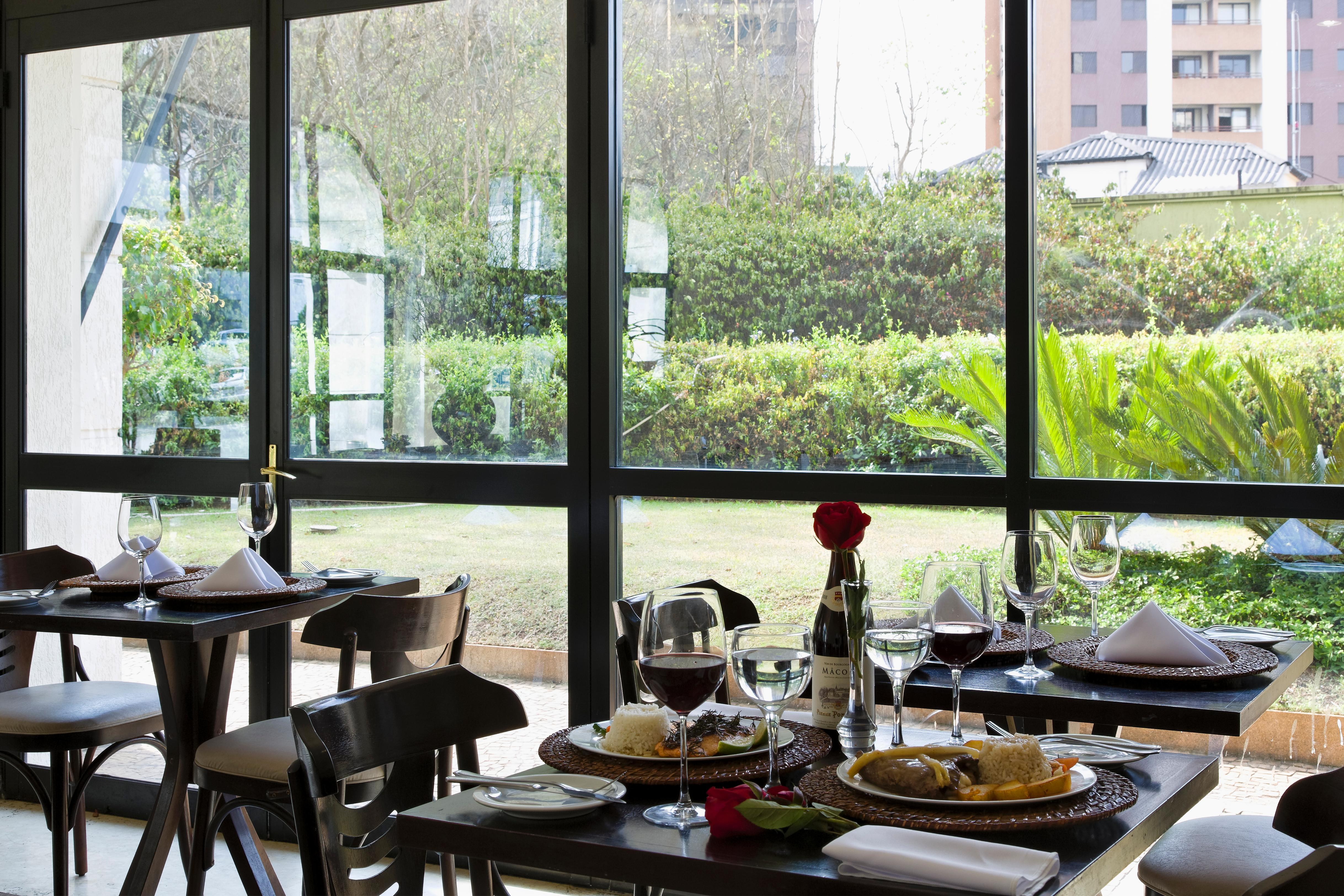 Intercity The Universe Paulista 4*