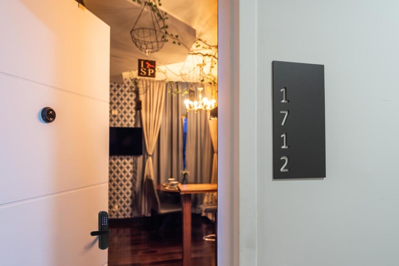 Apto1712 - Inteiro, Completo E Confortavel