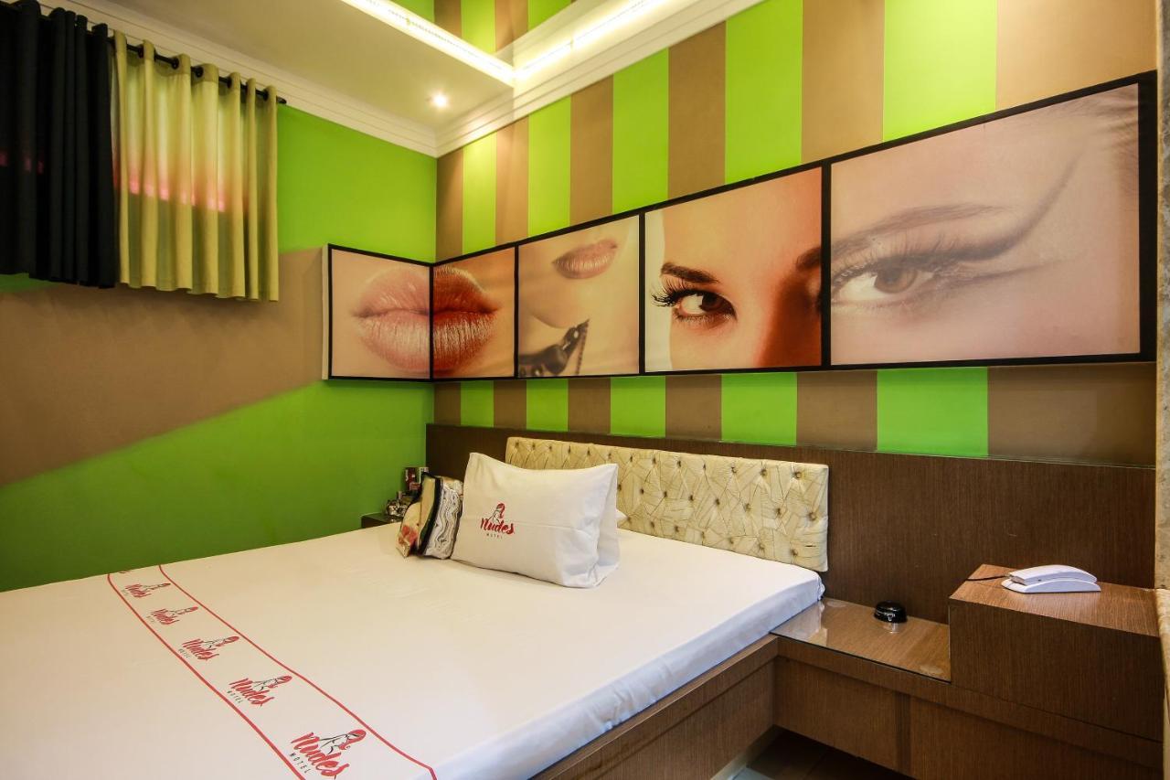 Nudes Love hotel