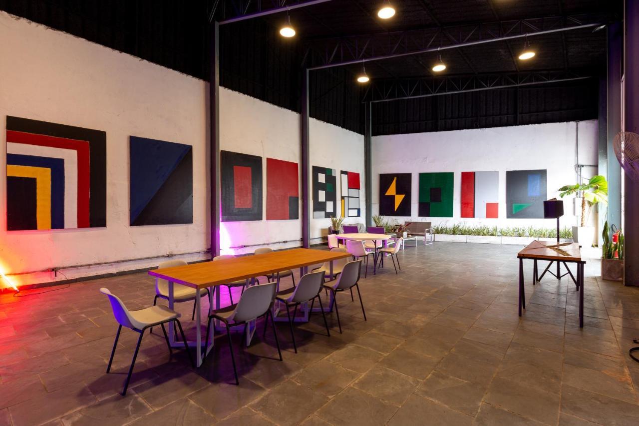 Villa Oasis Urbano / Estudio Para Fotos E Eventos Ar-756 Sao Paulo