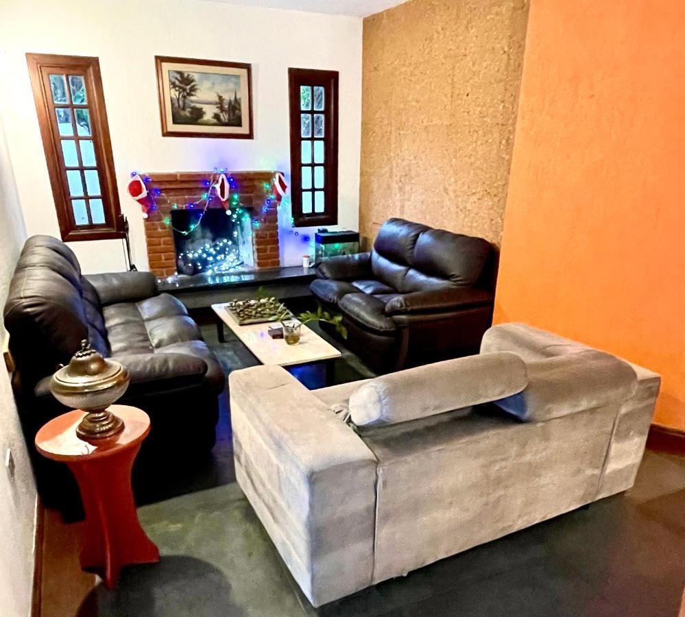 A Casa Que Hospeda *