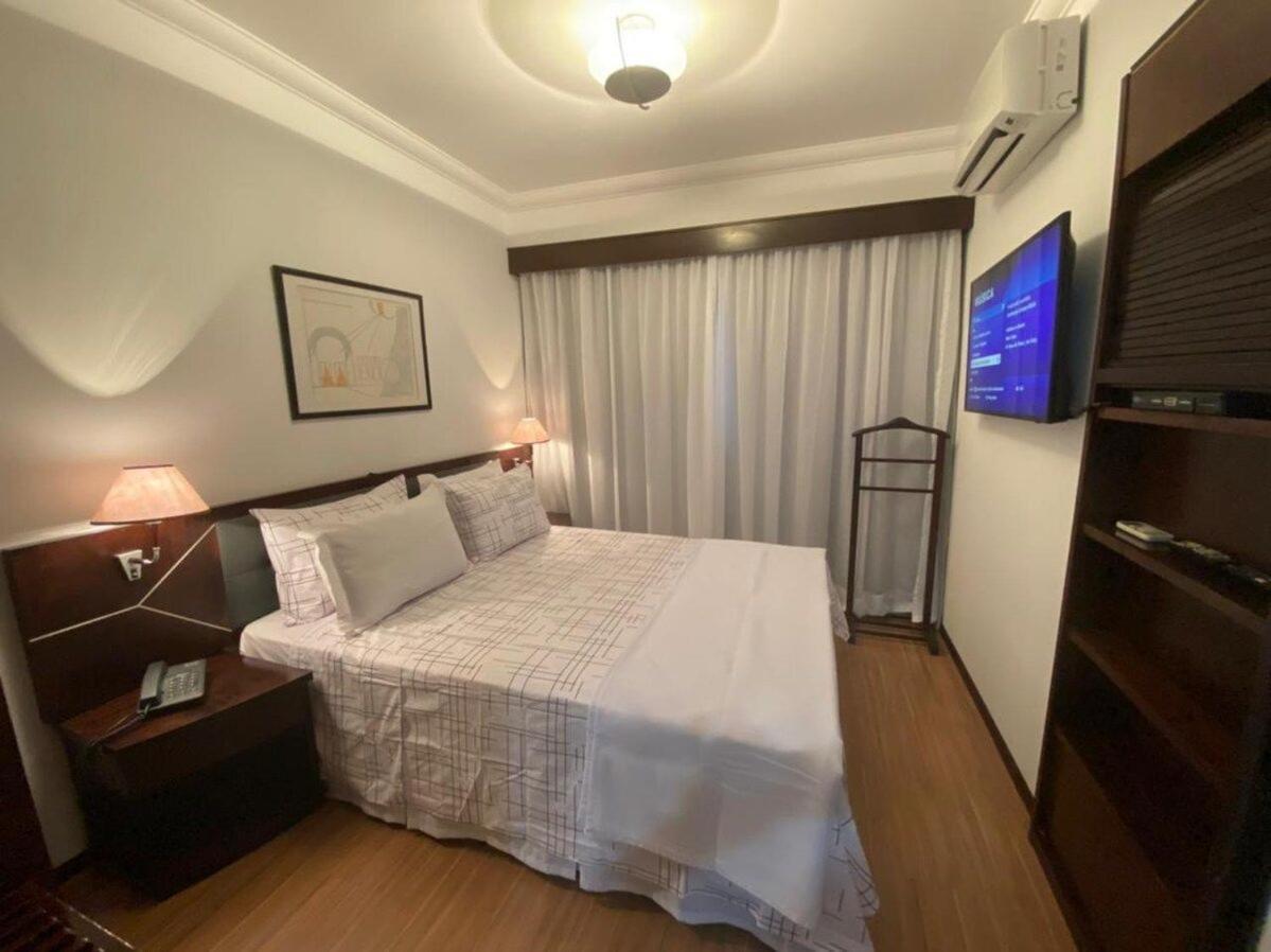 Otel The Palace Tv No Quarto Limpeza Diaria Uh902