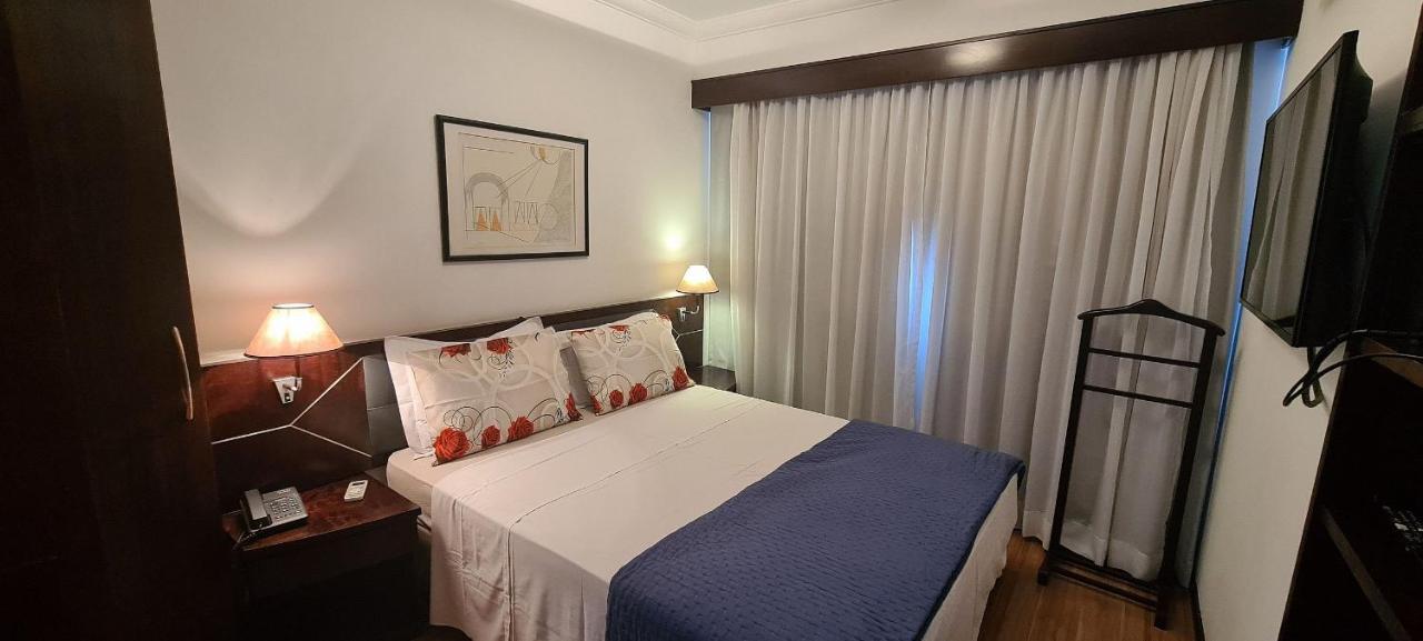 The Palace Tv No Quarto Limpeza Diaria Uh902 *