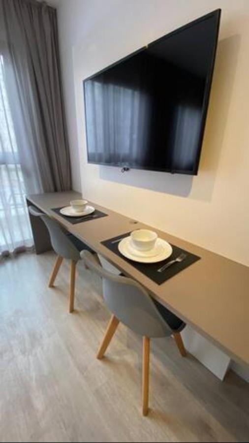 Shades Of Gray 12 Apartment